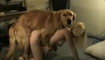 White slut seduces dog in hot amateur sex video